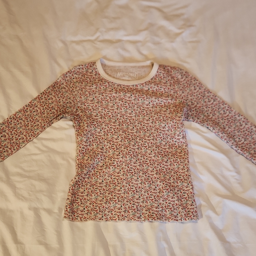 American Eagle Outfitters Floral Long Sleeve Tee
